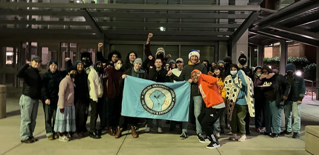 Votan 4 mil 800 trabajadores de Amazon para formar un sindicato en Carolina del Norte
