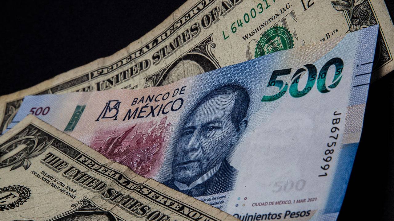 Llega 'Superpeso' a los 17.09 por dólar y podría superar el rango de los 16 pesos