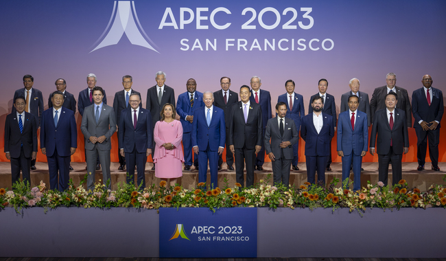 Se comprometen líderes económicos del APEC a procurar un entorno comercial e inversor libre, abierto, justo e inclusivo