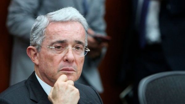 Declaran culpable al expresidente Álvaro Uribe por soborno y manipulación de testigos en Colombia
