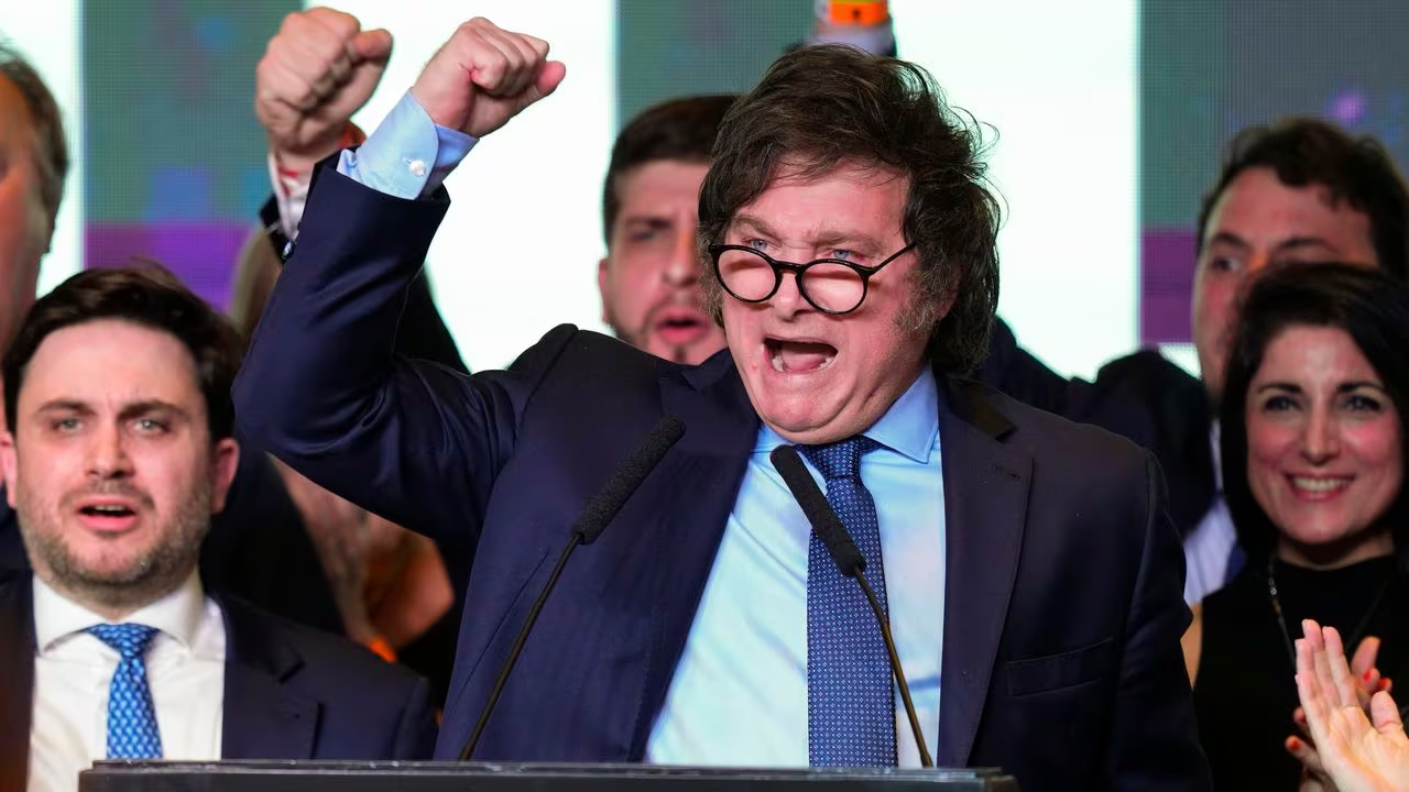 Javier Milei, el 'león libertario' de la derecha que fue elegido nuevo  presidente de Argentina. Reviva su entrevista en SEMANA