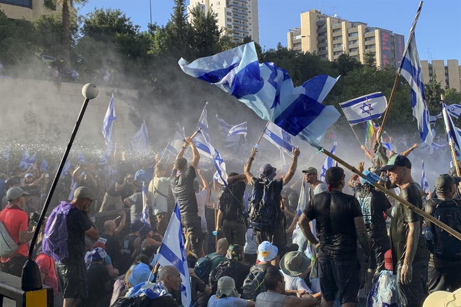 Reportan manifestaciones en Israel tras sustitución del ministro de defensa: exigen fin al conflicto