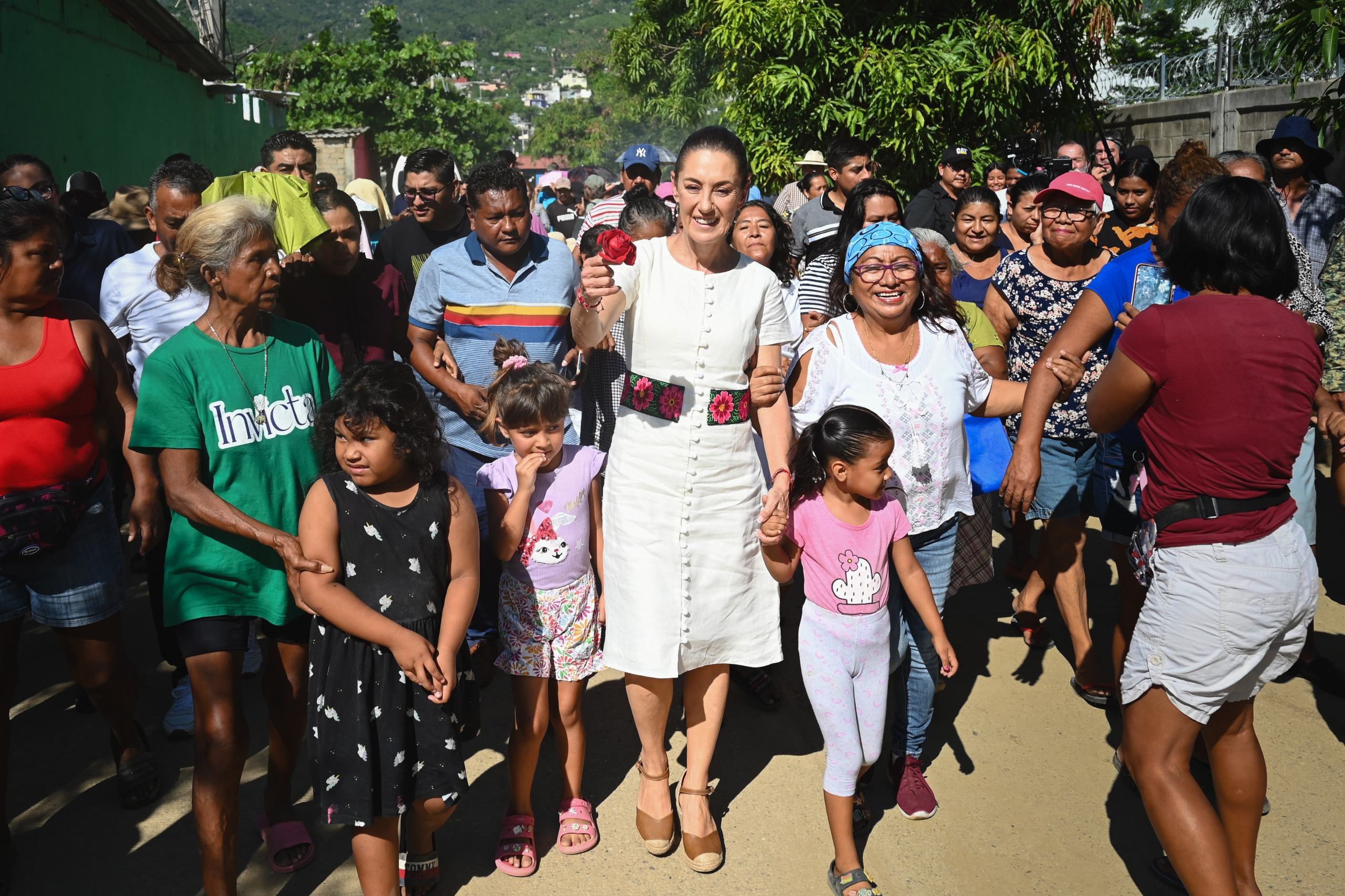 “La emergencia ha terminado, pasaremos a la siguiente etapa para repartir apoyos”: Claudia Sheinbaum