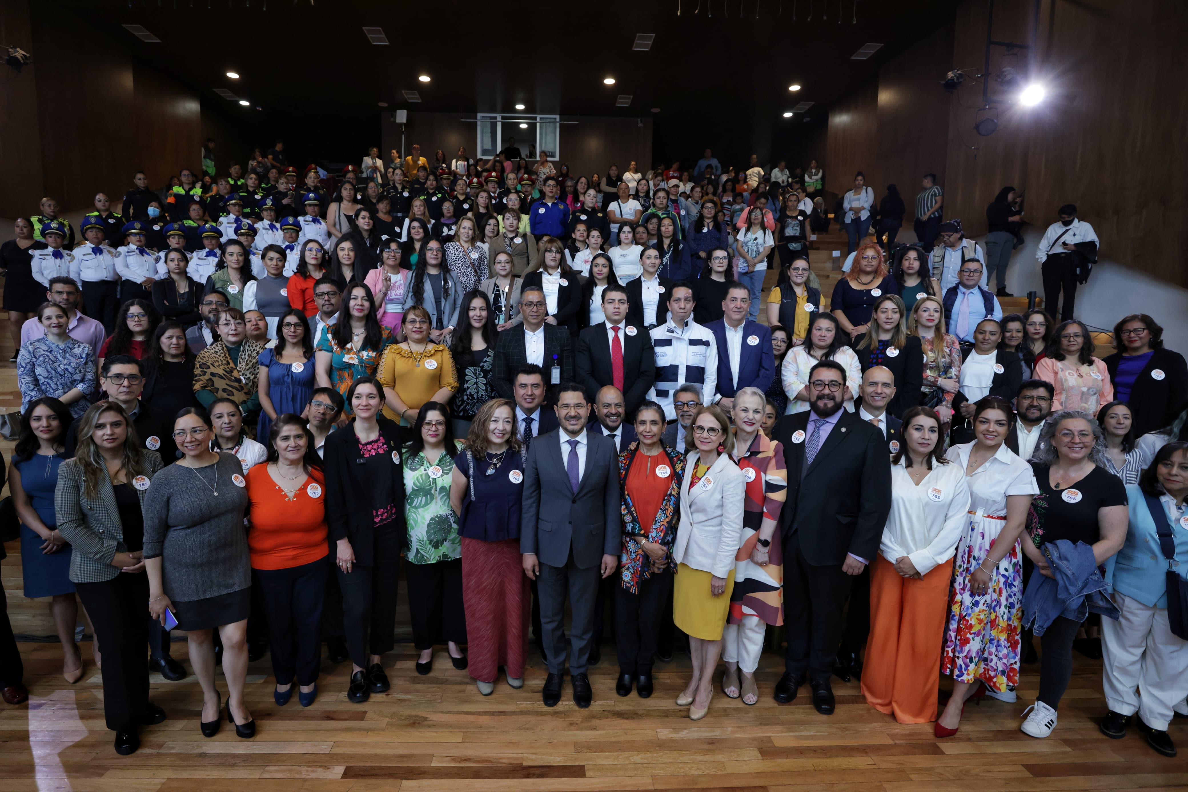 Han salido de riesgo feminicida 2 mil 309 mujeres en CDMX, gracias a la Línea SOS Mujeres *765