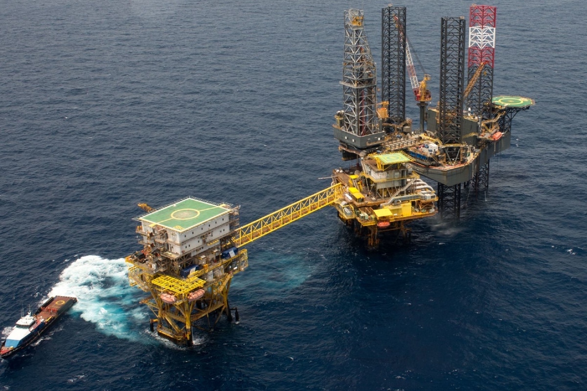 Firman Pemex y Grupo Carso contrato para la exploración y explotación de Campo Lakach