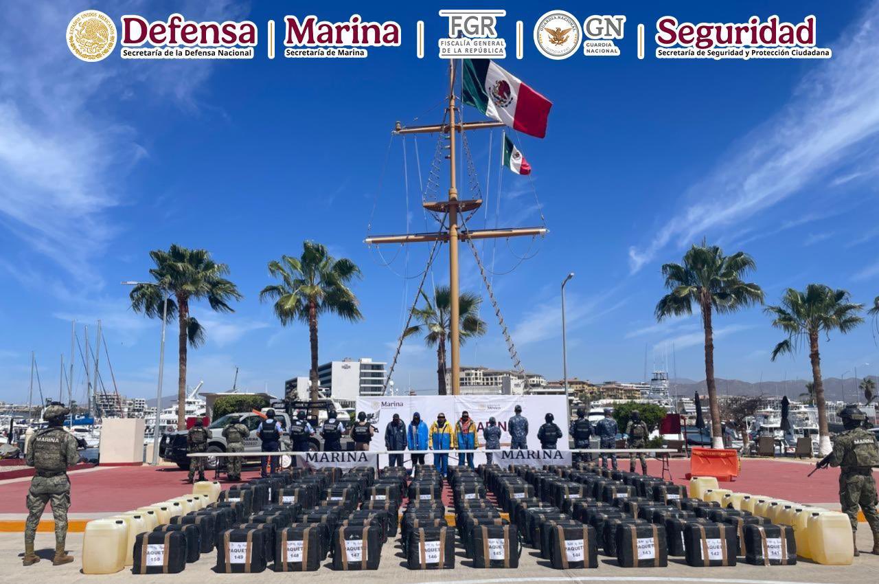 Aseguran en Baja California Sur embarcación con más de cuatro toneladas de cocaína