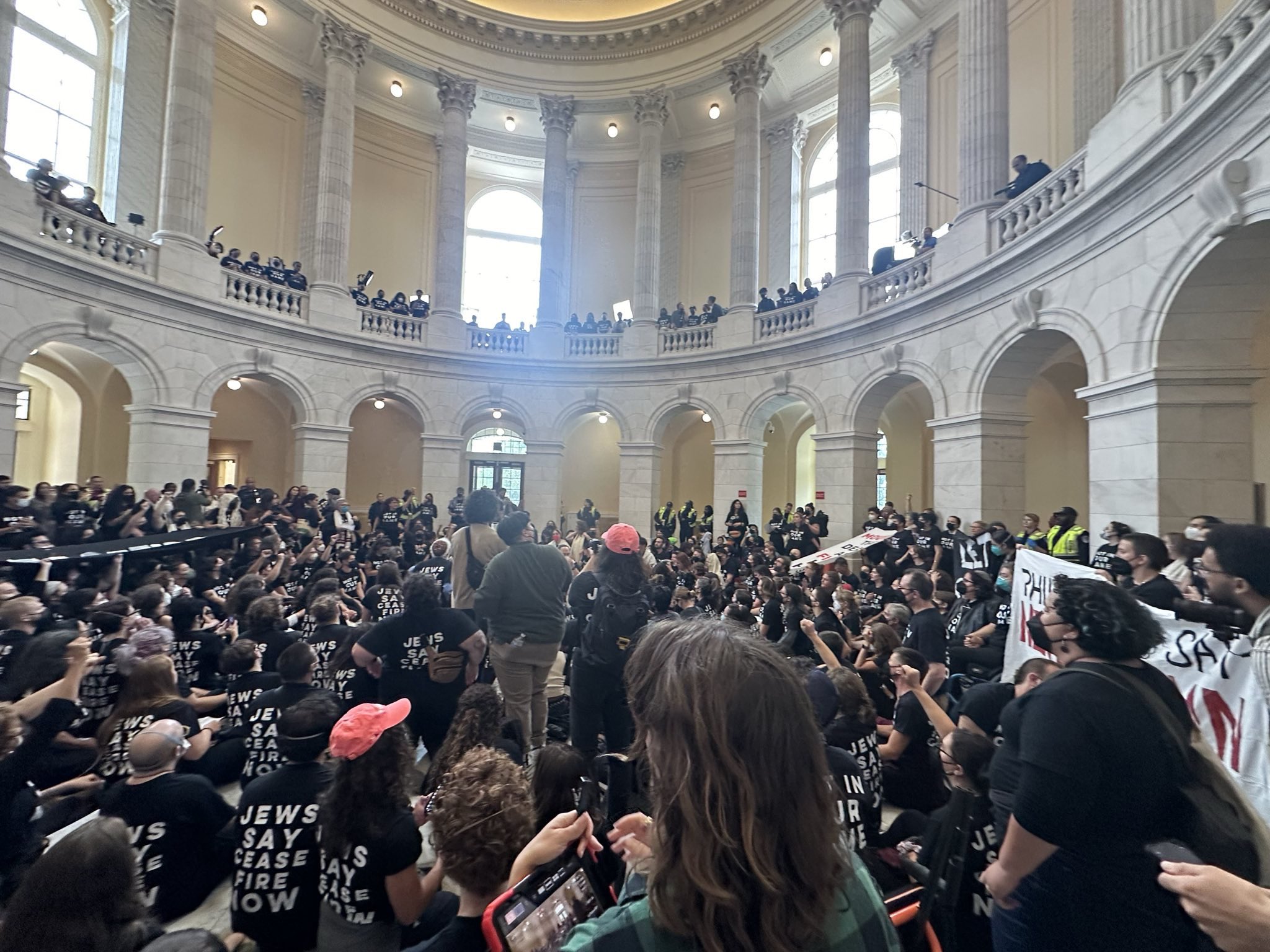 Arrestan a cientos en el Capitolio de EUA tras exigir un alto a la ofensiva Israelí en Gaza