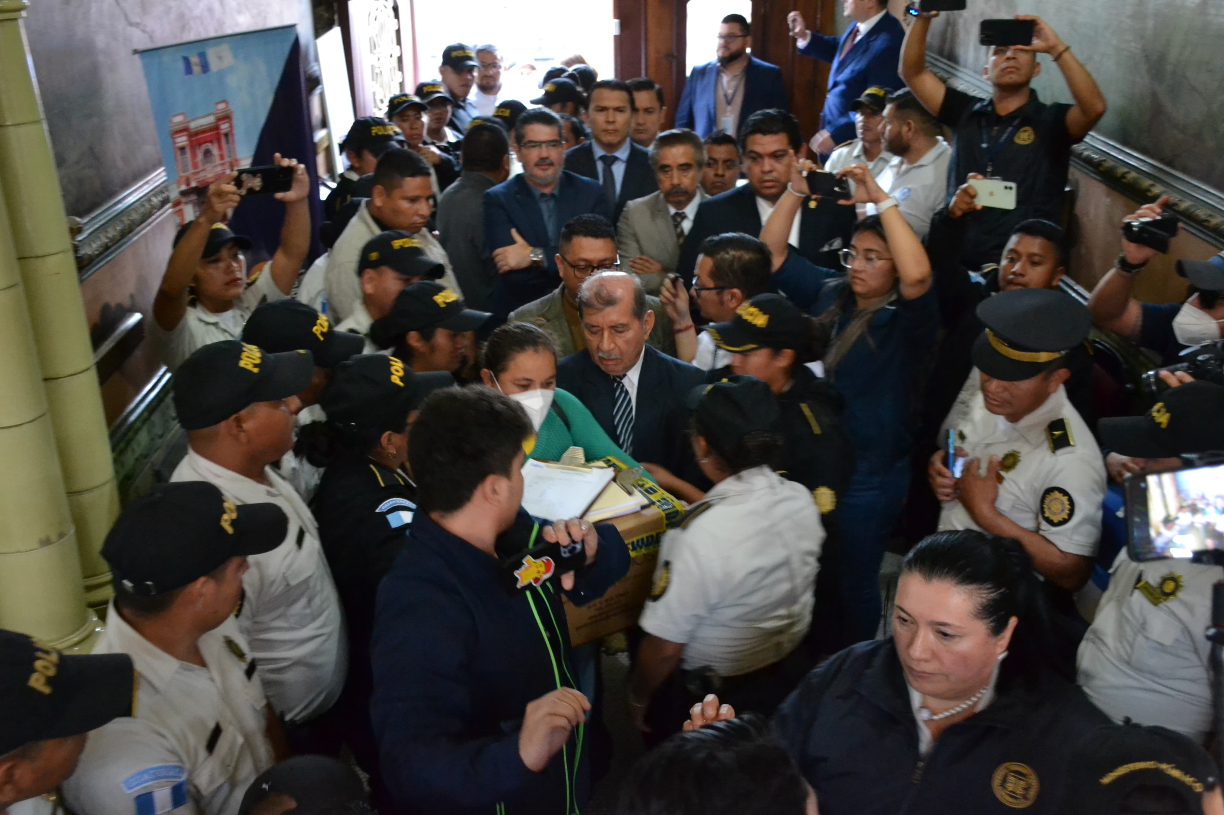 Denuncia Tribunal Supremo Electoral el secuestro de actas presidenciales en Guatemala por parte de la FECI