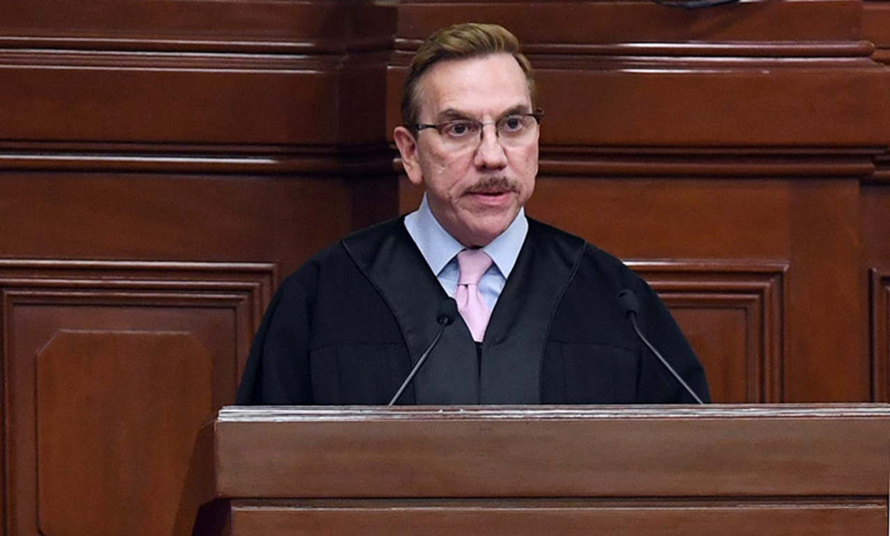 Arrancó hojas a la Constitución el ministro Laynez para conceder la suspensión del Plan B: Presidencia