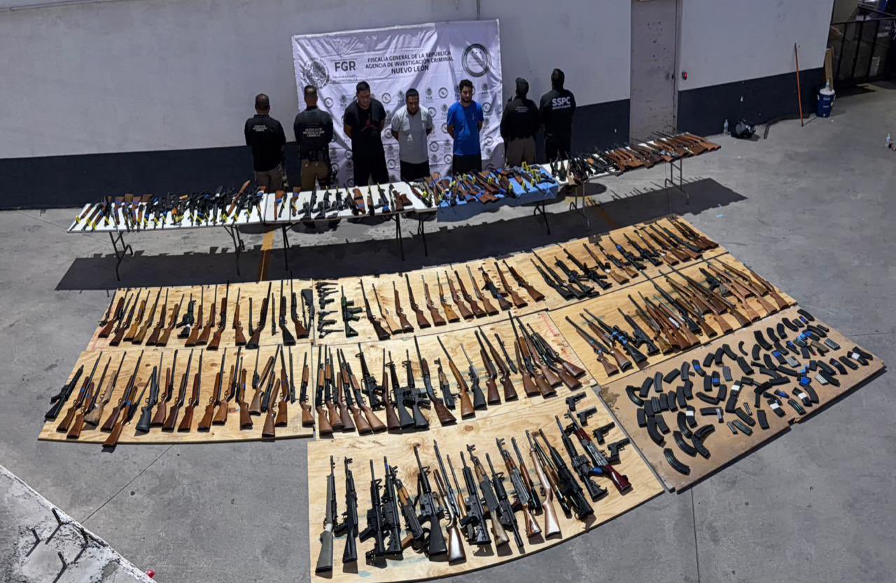 Asegura Gabinete de Seguridad 210 armas de fuego en Nuevo León provenientes de EE.UU.