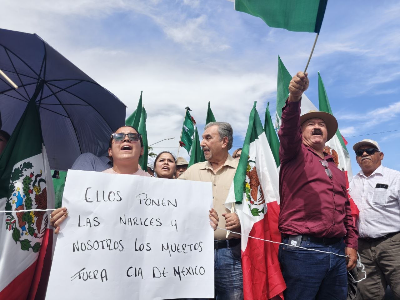 Marchan miles de personas en Chihuahua para exigir un juicio político contra Maru Campos