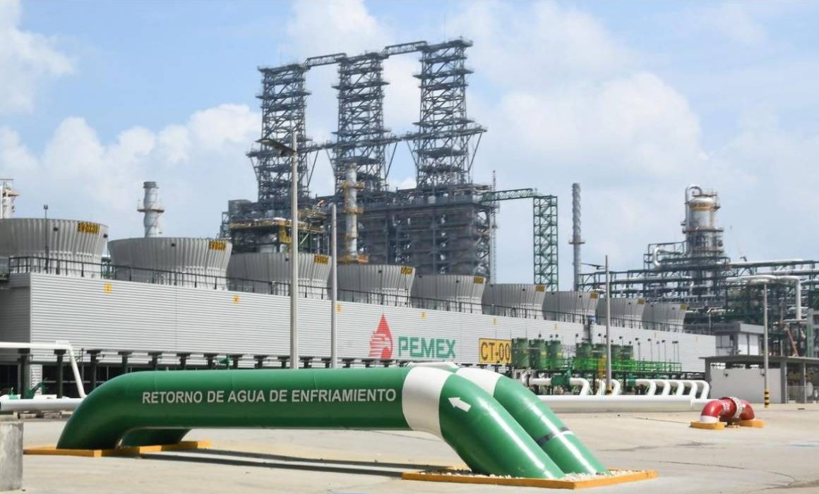 Desmiente Pemex fuga de gas en Refinería Olmeca