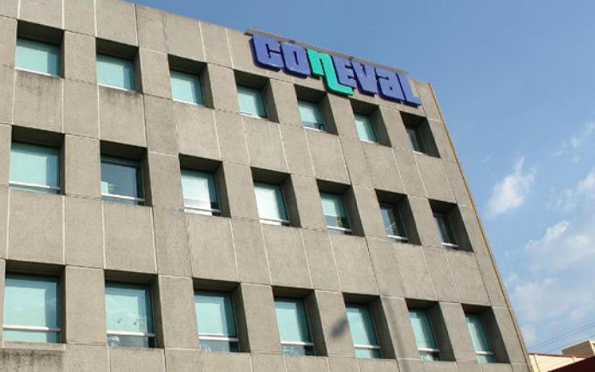Disminuye pobreza laboral 2.2% impulsado por el aumento en empleo e ingresos laborales: Coneval