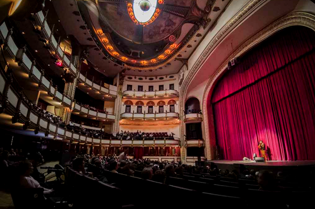 Teatro de la Ciudad Esperanza Iris