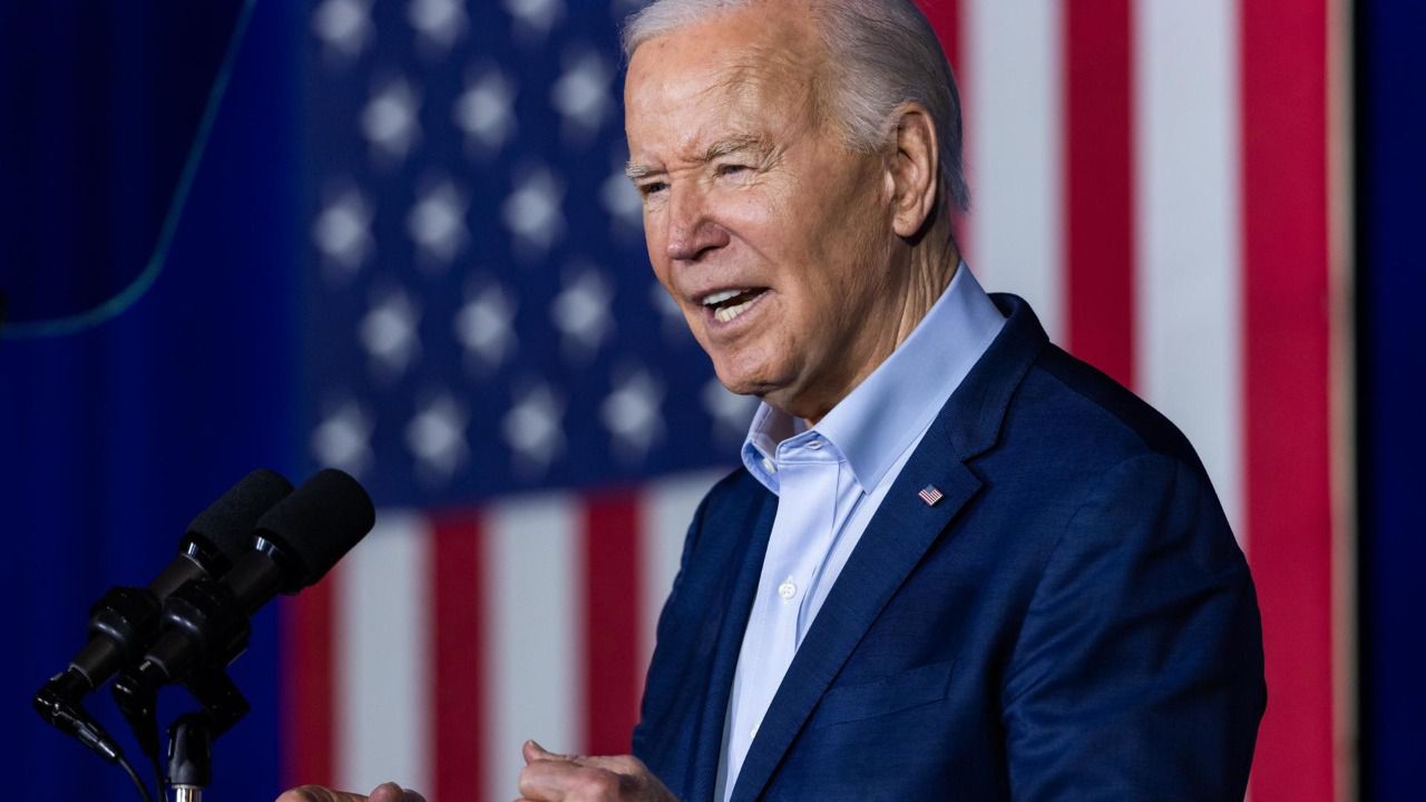 Sube Joe Biden aranceles a productos chinos