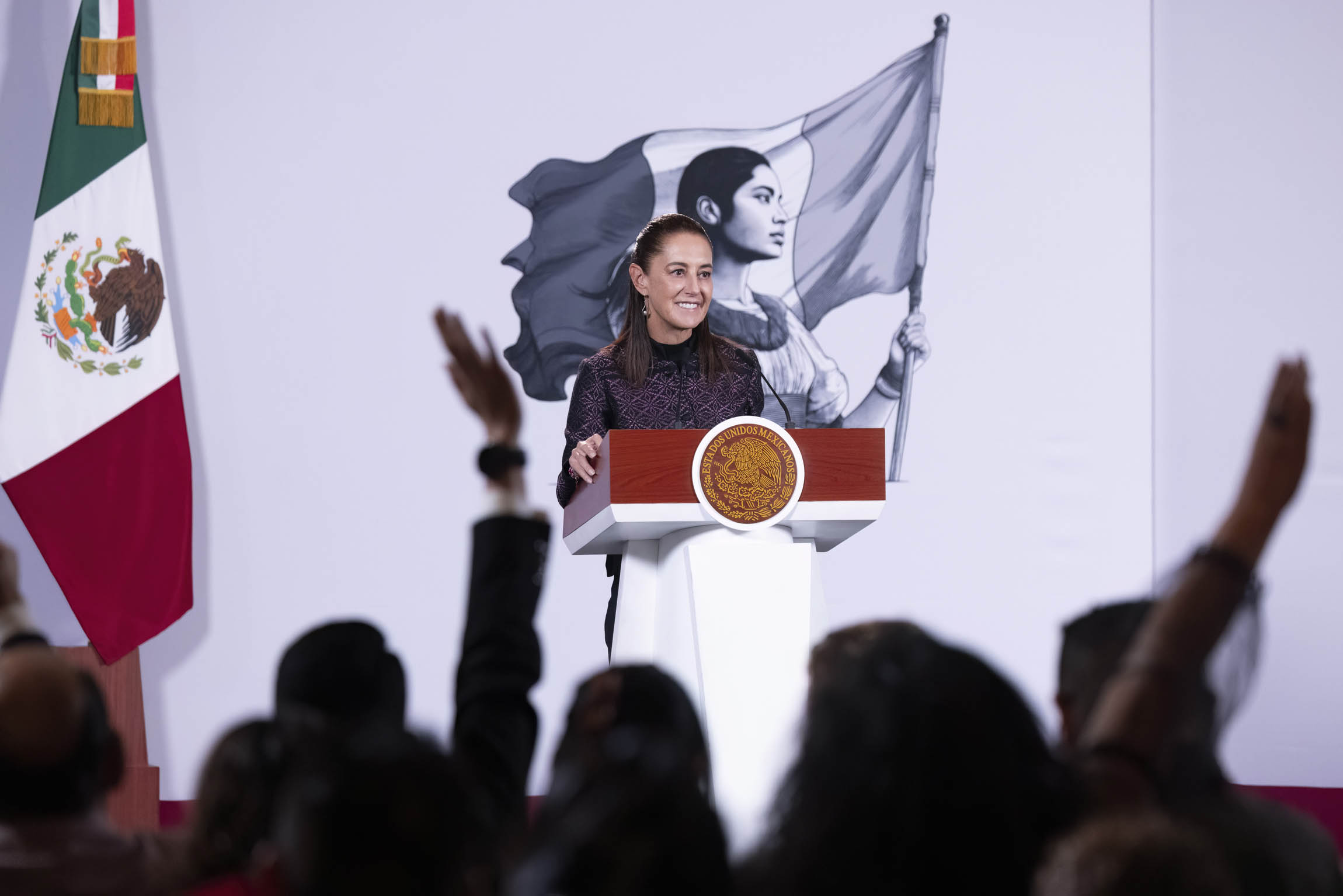 Advierte Claudia Sheinbaum que sectores de la derecha internacional buscan intervenir en las elecciones de 2030