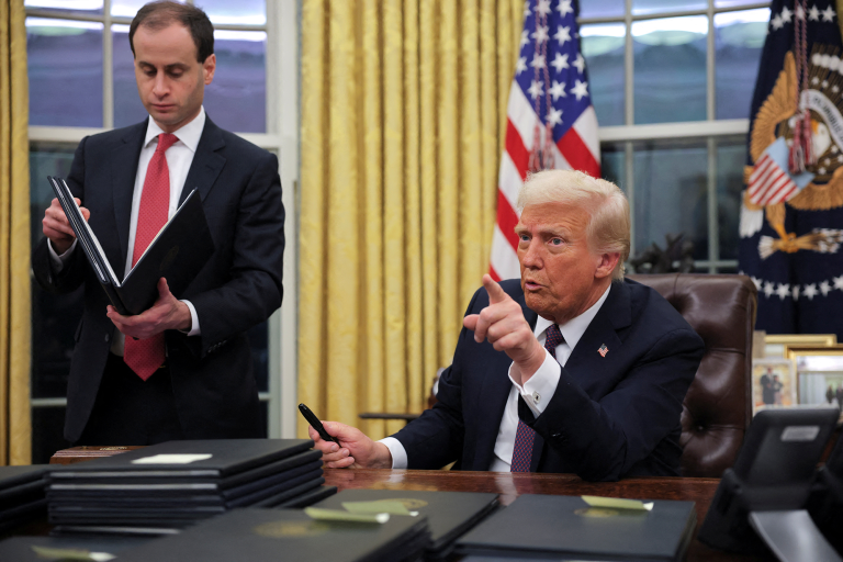 Revoca Trump decisión de Biden y reincorpora a Cuba en la lista de países patrocinadores del terrorismo