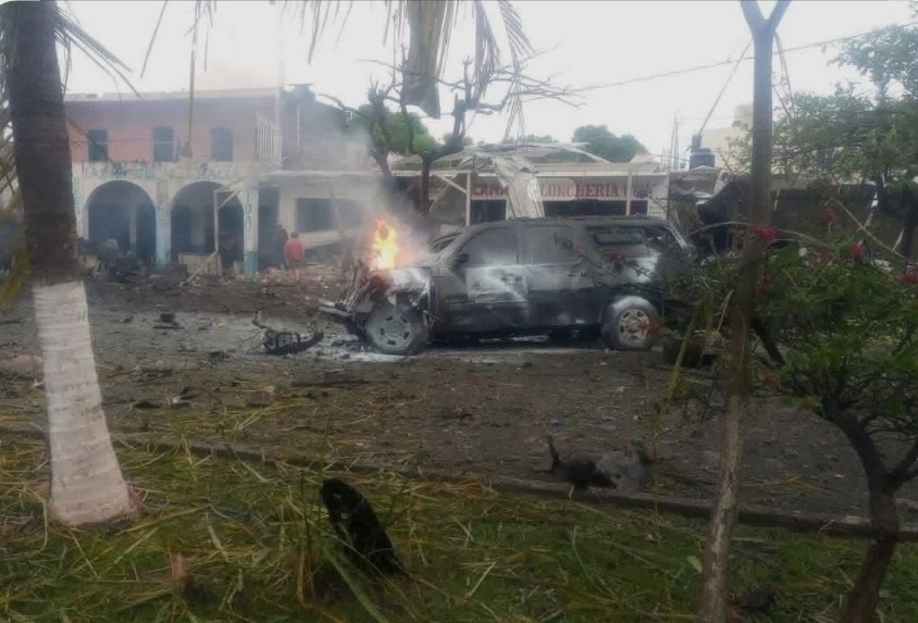 Abre FGR investigación por delincuencia organizada tras explosión de auto en Coahuayana, Michoacán