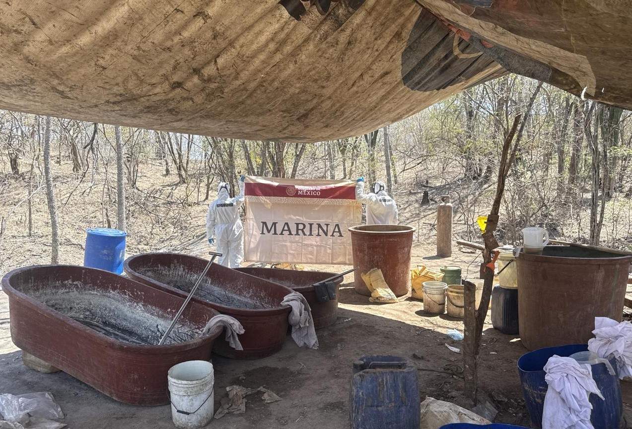 Desmantelan Marina y FGR laboratorio clandestino con más de 600 kilos de metanfetamina en Mocorito, Sinaloa