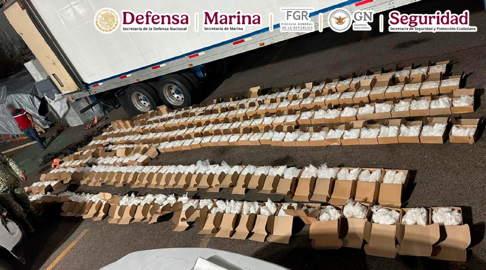 Detienen a hombre que transportaba más de una tonelada de metanfetamina en Baja California Sur