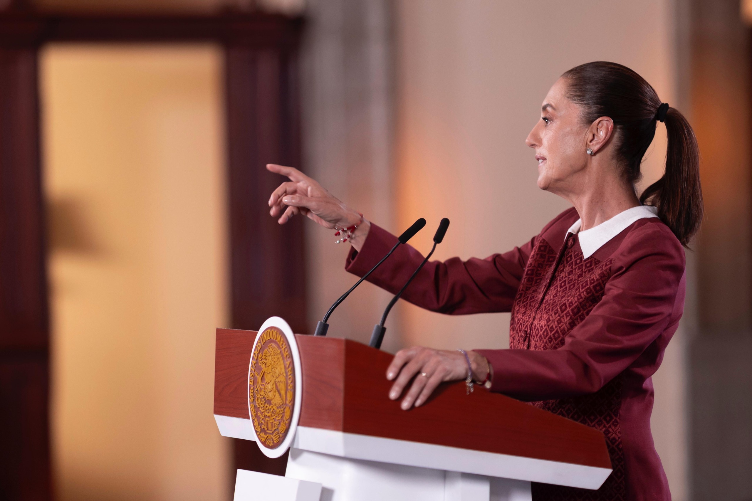 Plantea Sheinbaum abrir debate sobre regulación de plataformas digitales e inteligencia artificial