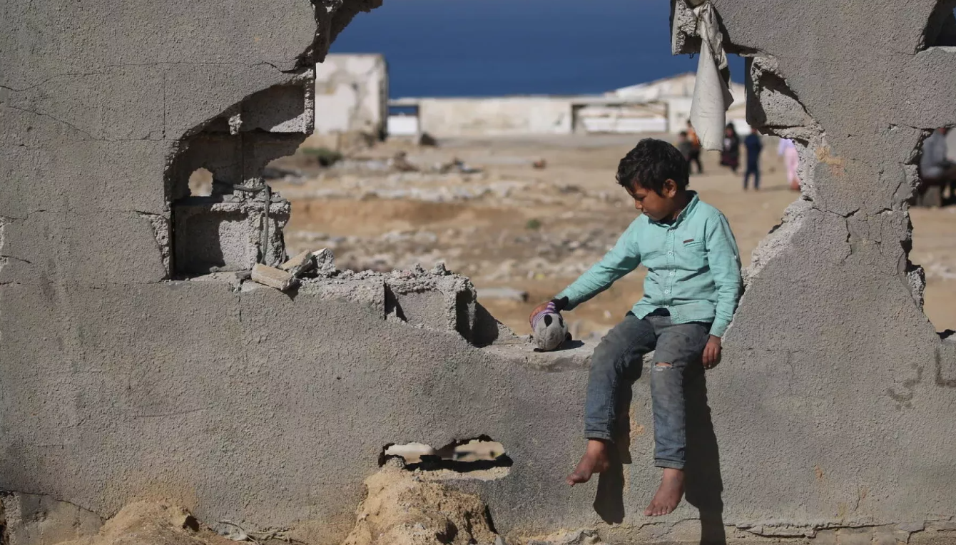 Alerta UNRWA que “Gaza se ha convertido en un cementerio de niños”