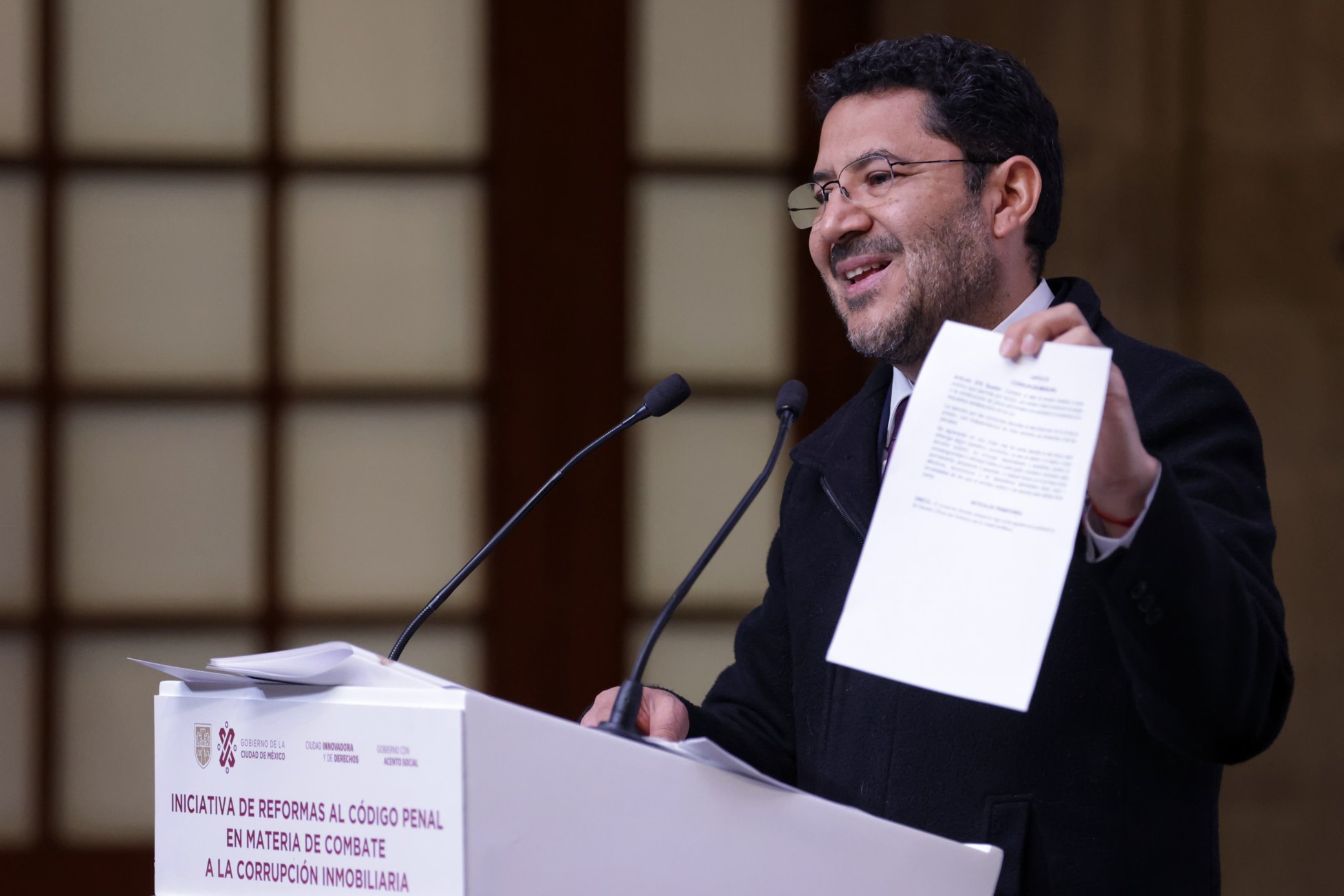 Presenta Martí Batres iniciativa para combatir la corrupción inmobiliaria en la CDMX