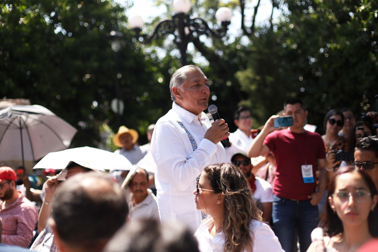 Adán, la cercanía con el pueblo