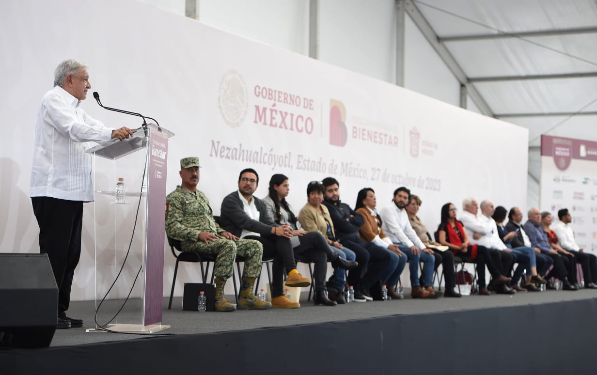 Supervisa López Obrador los Programas para el Bienestar en los municipios de La Paz y Nezahualcóyotl, Estado de México