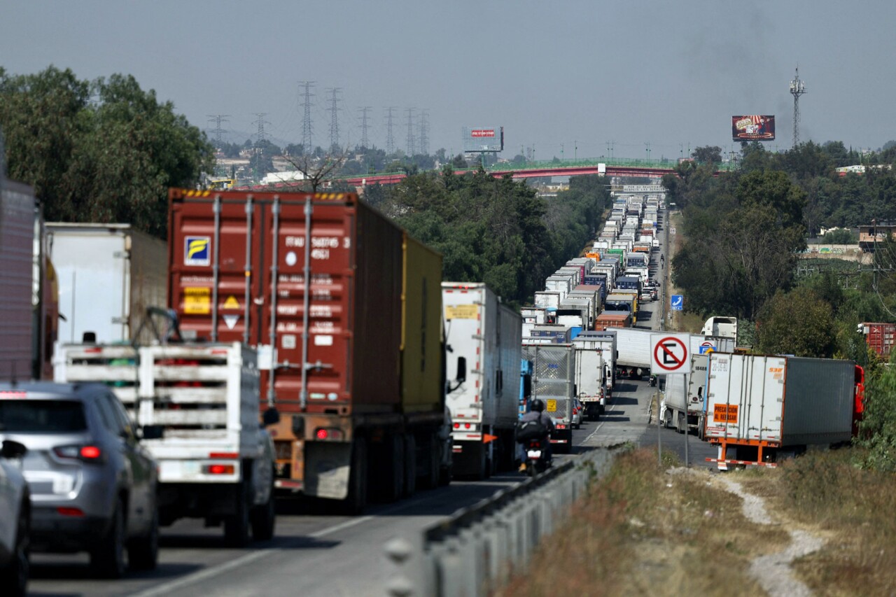 SEGOB y SADER llaman al diálogo ante anuncio de bloqueos de transportistas y productores el 24 de noviembre