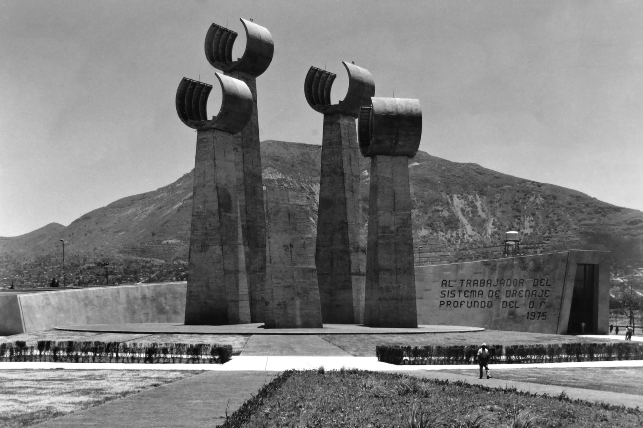 El monumento más desconcertante de la CDMX, obra de Ángela Gurría