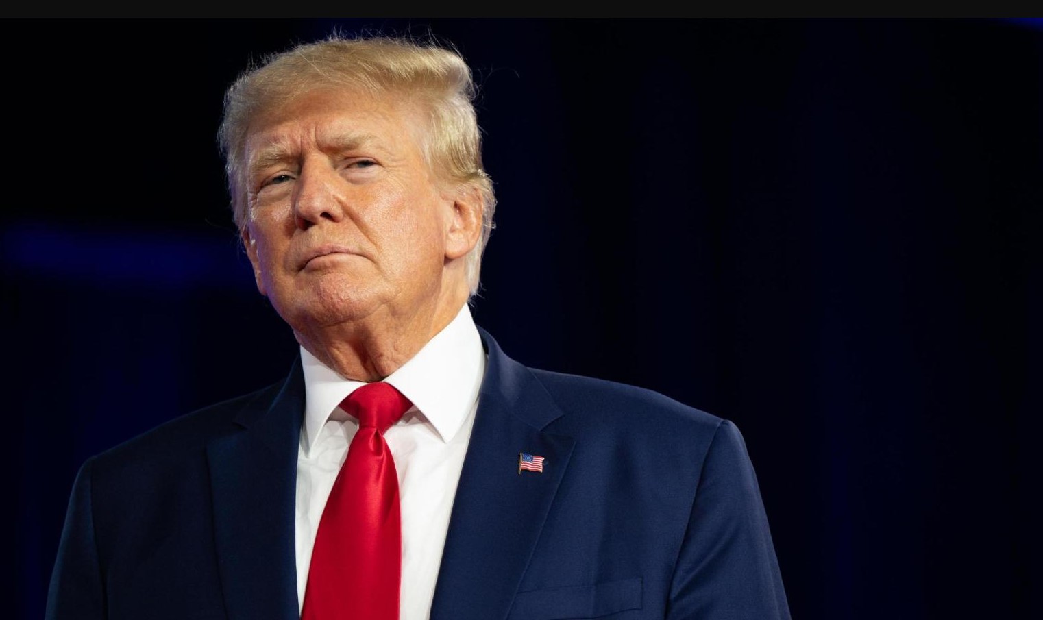 Anuncia Trump arancel del 50% al cobre y analiza imponer gravamen del 200% a productos farmacéuticos