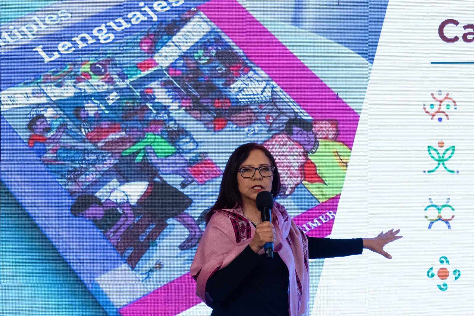 En conferencia la SEP desmiente campaña contra Libros de Texto Gratuitos
