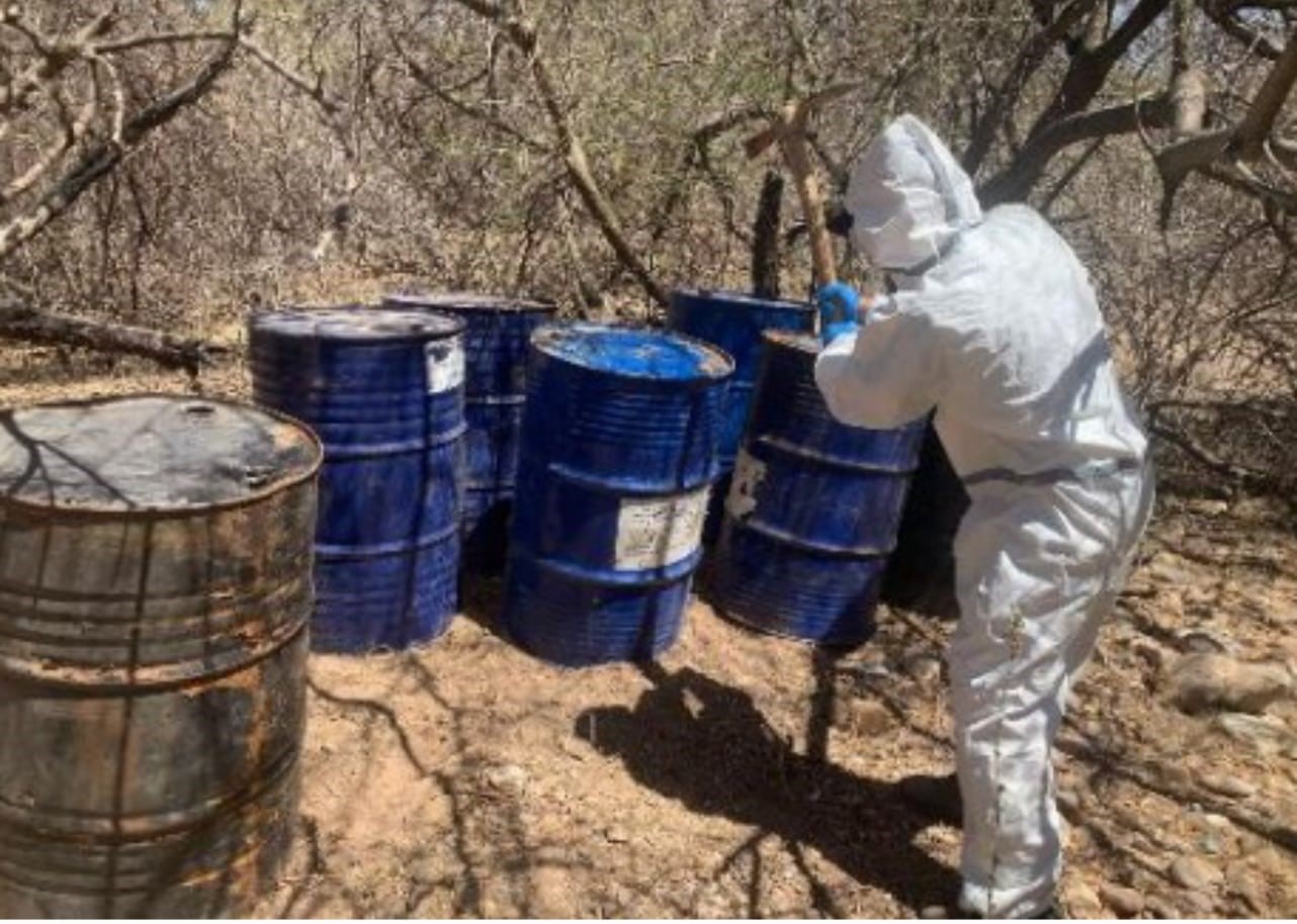 Inhabilitan siete áreas de concentración para fabricación de metanfetamina en Sinaloa