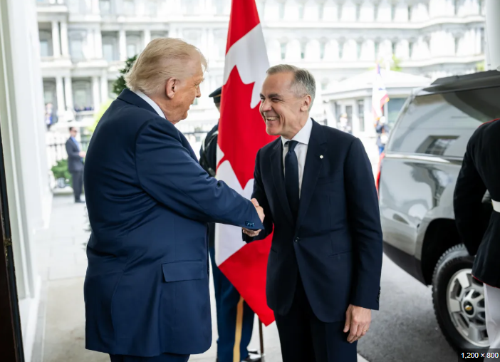 Amenaza Trump con aranceles del 100% a Canadá si concreta acuerdos comerciales con China