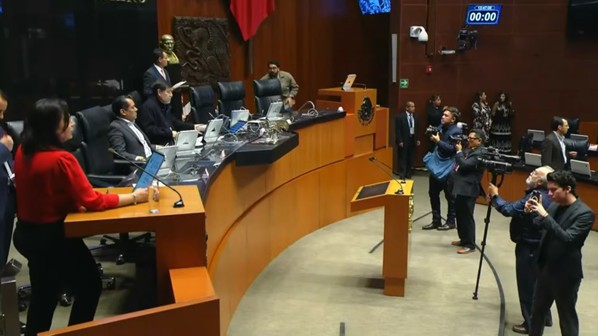 Recibe Comisión Permanente iniciativa de reforma constitucional para combatir la extorción