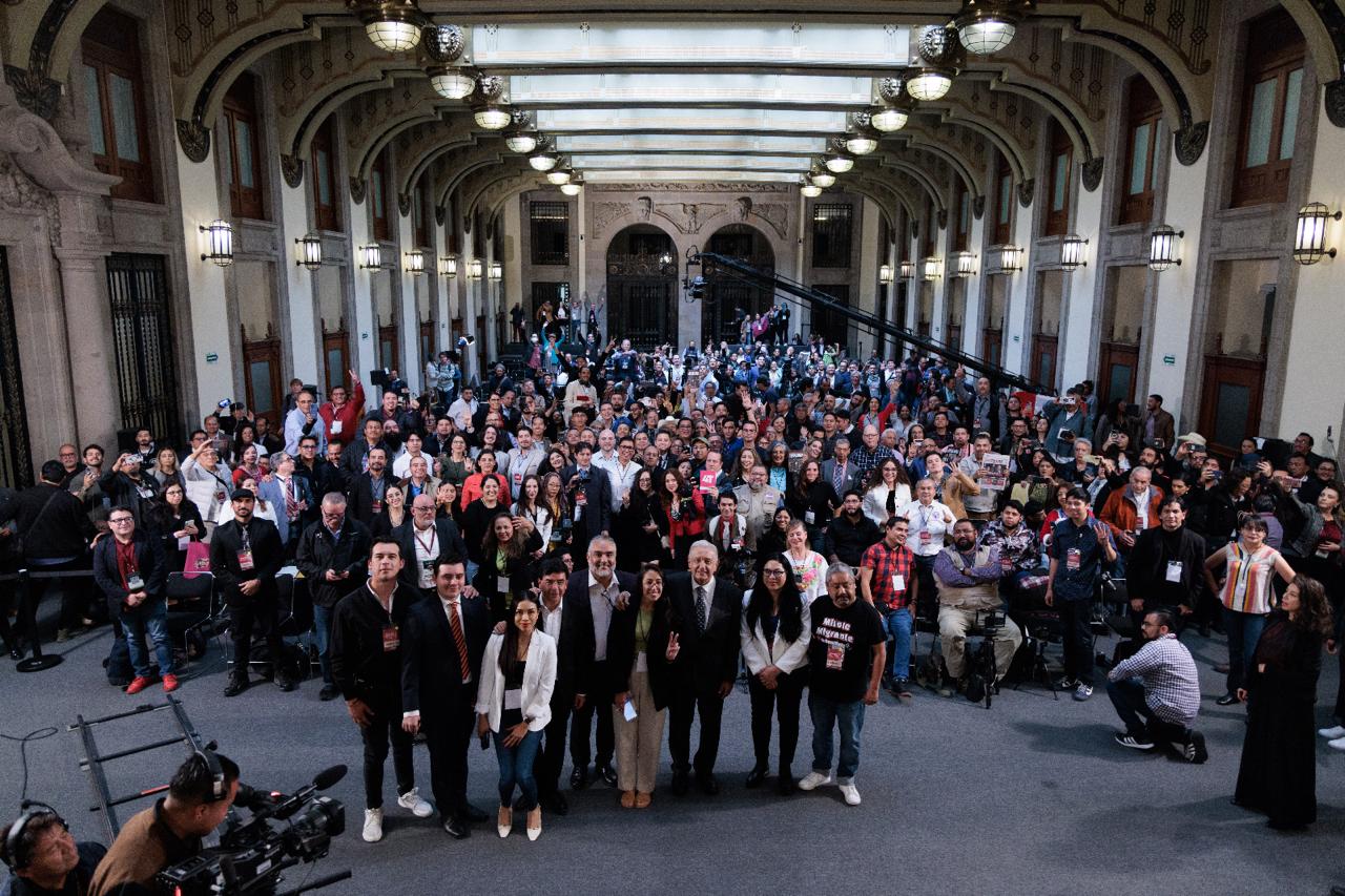 Inaugura el presidente López Obrador el primer Encuentro Continental de Comunicadores Independientes: informar es liberar