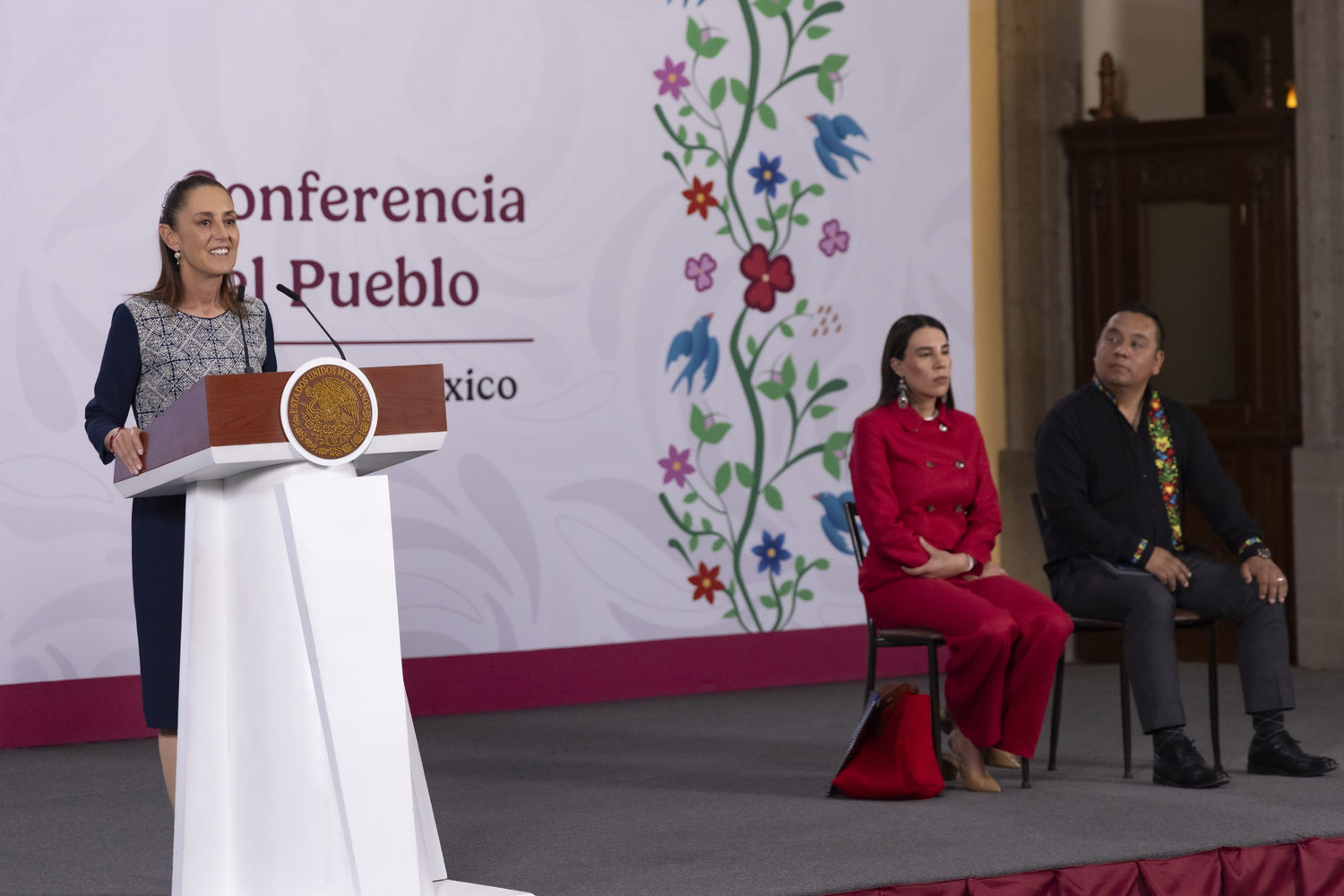 Respalda Claudia Sheinbaum cambio de imagen en la CDMX para dar vida y alegría a la ciudad