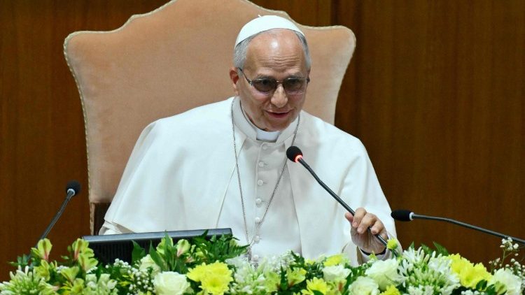 “Debemos desarmar la inteligencia artificial”: Papa León XIV presenta su primera encíclica y advierte sobre nuevas formas de exclusión, guerra y dominio
