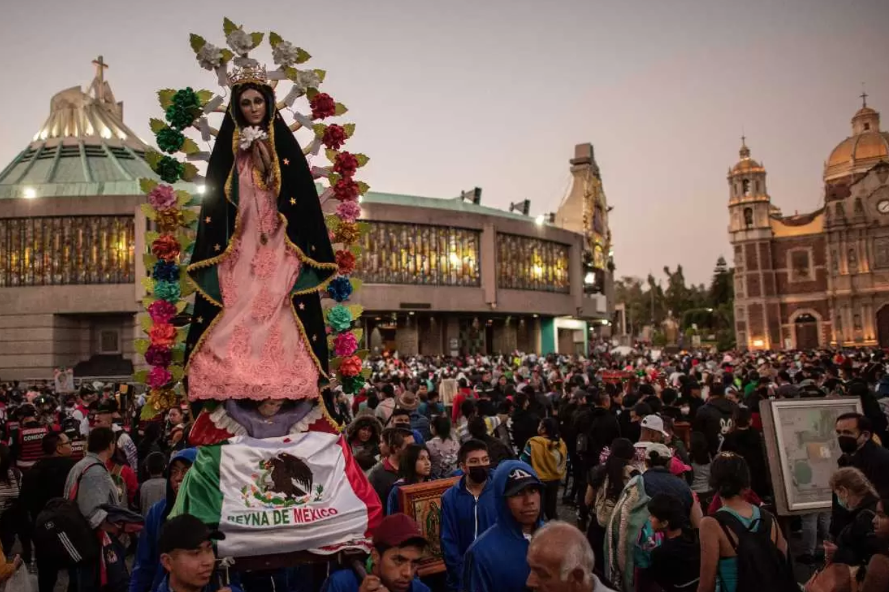 La Virgen de Guadalupe en la Historia de México: Santos, Símbolos y Sincretismos