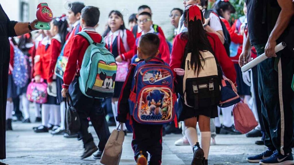 23.4 millones de alumnas y alumnos de nivel básico regresaron a clases en el inició el ciclo escolar 2025-2026