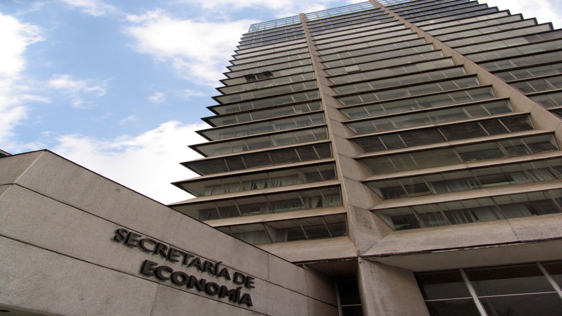 Productos mexicanos dentro del T-MEC estarían exentos de nueva propuesta de aranceles: Economía