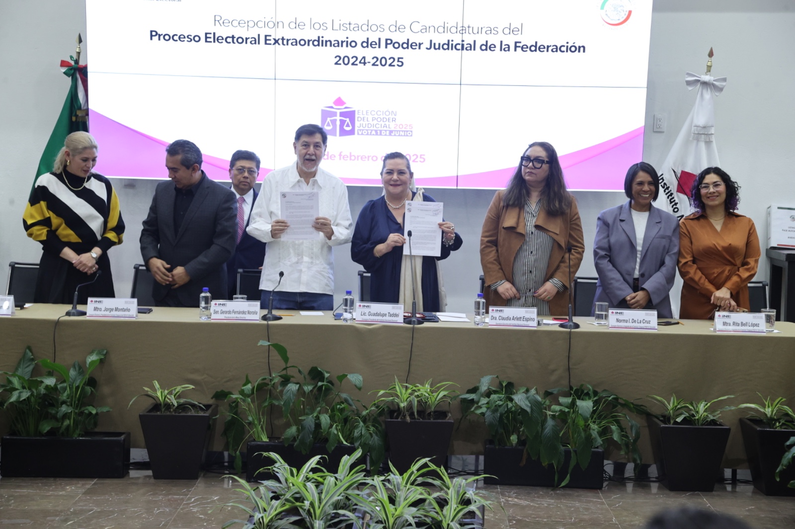 Entrega Senado de la República listados de candidaturas para la Elección Judicial