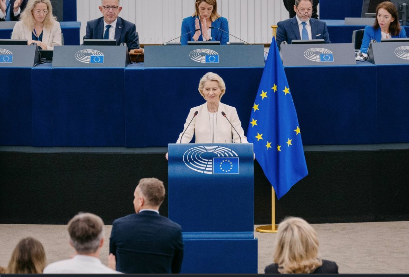 Presenta Unión Europea la “Ley EU KIDS” para restringir acceso de menores a redes sociales y la IA