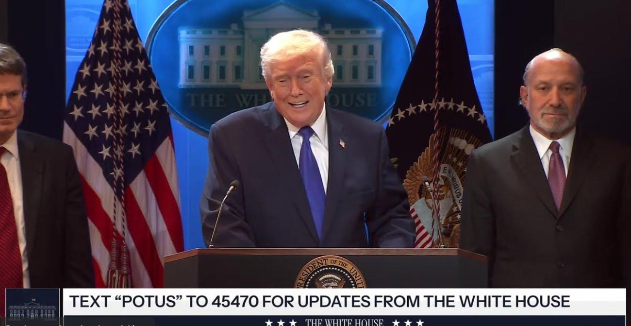 Da revés Donal Trump a Suprema Corte de EEUU; anuncia nuevo arancel global de 10%