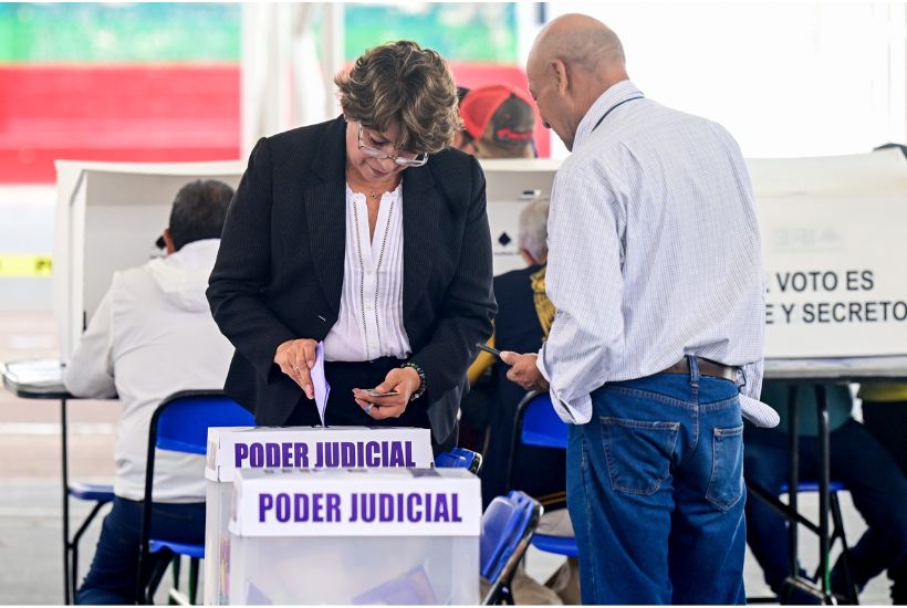 Elección Judicial en calma en Edomex: Gobernadora y gabinete emiten su voto