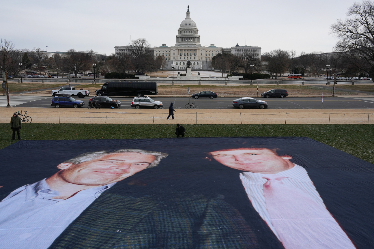 Nuevos archivos del caso Epstein revelan vuelos de Trump y la liberación de 30 mil páginas adicionales