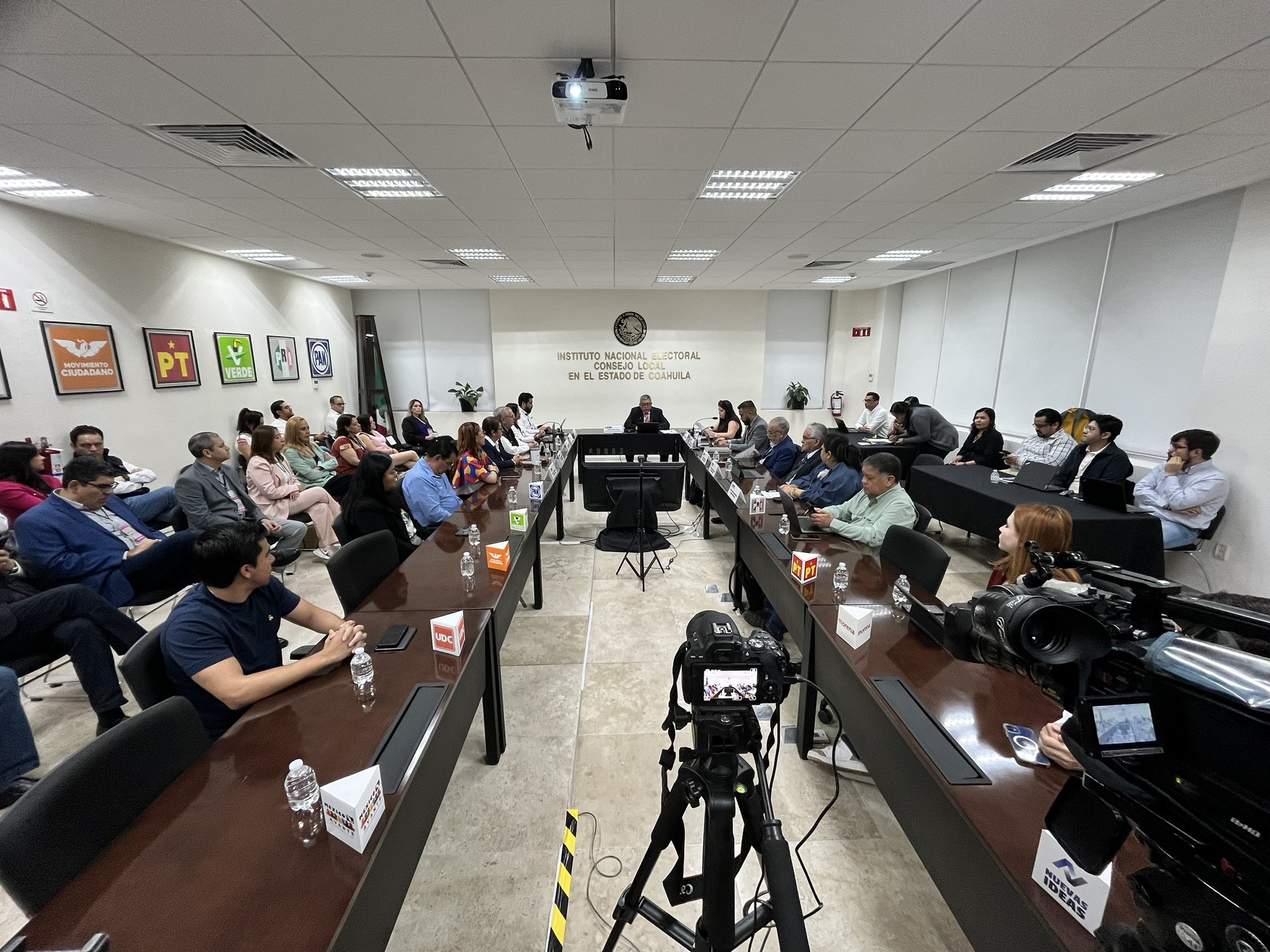 Arranca INE jornada electoral en Coahuila con despliegue de más de 4 mil casillas
