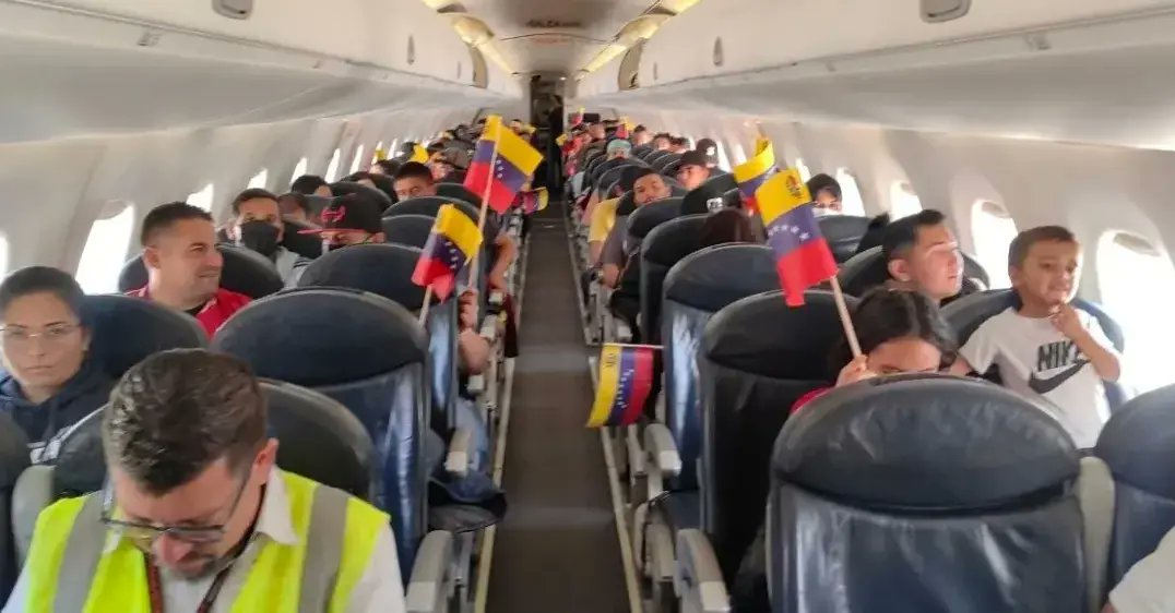 Regresan a Venezuela 80 personas migrantes procedentes de México