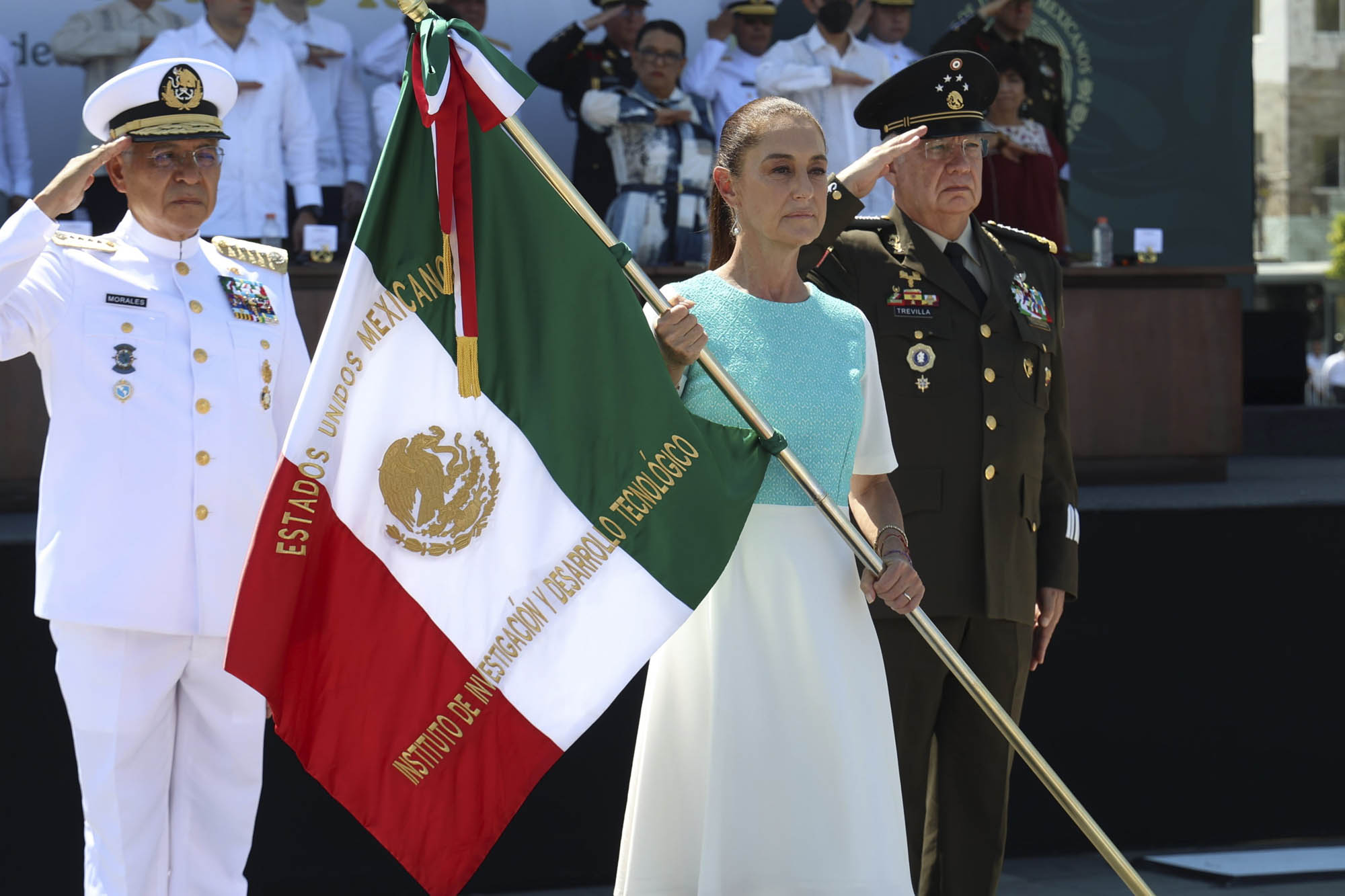 “Cerca de la gente y al servicio del pueblo”: Sheinbaum reconoce a las Fuerzas Armadas en su aniversario